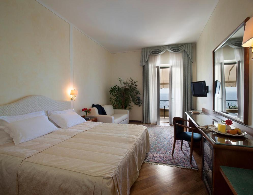 Hotel Villa Capri Gardone Riviera Room photo